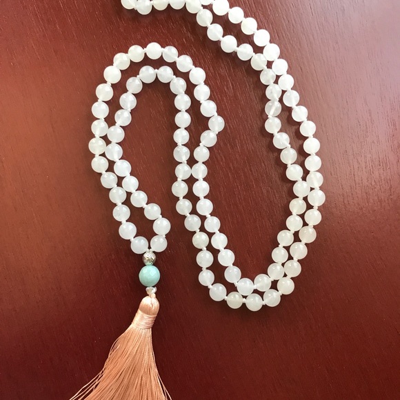 DEVINE FEMINE Moonstone mala necklace prayer beads - Picture 6 of 8
